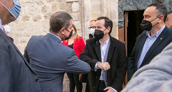 Page recorre, en capilla, algunas de las hermandades de la Semana Santa de Cuenca