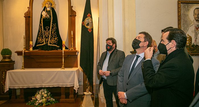 Page recorre, en capilla, algunas de las hermandades de la Semana Santa de Cuenca