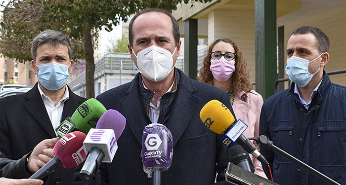 El Ayuntamiento de Guadalajara ejecuta medio millón de euros en el barrio de La Rambla, con mejoras en la red de suministro de agua y en el asfaltado 1 Alberto Rojo