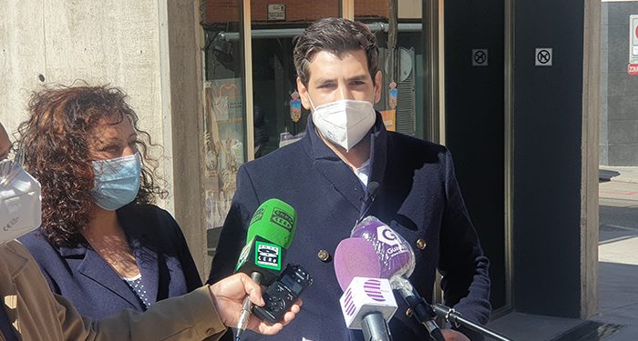 Alguacil denuncia el “abandono” del Mercado de Abastos por el “sectarismo” de Rojo y propone celebrar allí la Feria del Libro 1 Alguacil denuncia el “abandono” del Mercado de Abastos por el “sectarismo” de Rojo y propone celebrar allí la Feria del Libro