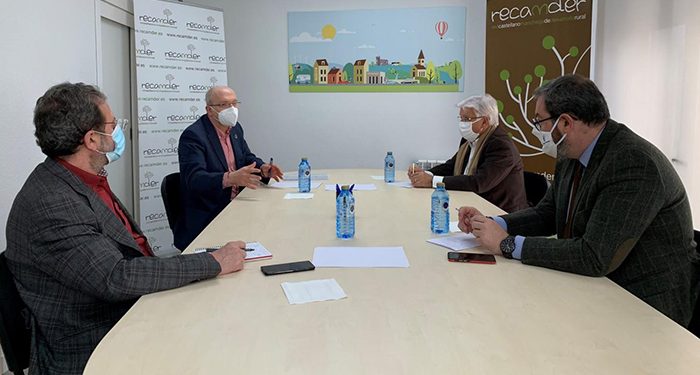 Cerca de 1.600 personas han participado en el cuestionario para elaborar la Estrategia Regional frente a la Despoblación 1 Cerca de 1.600 personas han participado en el cuestionario para elaborar la Estrategia Regional frente a la Despoblación