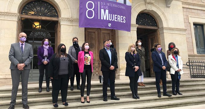 El alcalde de Cuenca incide en la importancia de la visibilidad de las mujeres “en todos los ámbitos de trabajo” 1 El alcalde de Cuenca incide en la importancia de la visibilidad de las mujeres “en todos los ámbitos de trabajo”