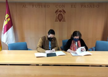 El Ayuntamiento de Brihuega firma un convenio con la Universidad de Alcalá de Henares para materializar los proyectos tractores para el municipio