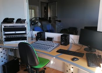 El Ayuntamiento de Villanueva de la Torre ofrece una formación gratuita para aprender a manejar la radio municipal