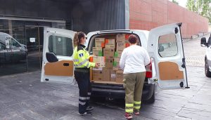 El Gobierno de Castilla-La Mancha ha distribuido esta semana cerca de 608.000 artículos de protección para profesionales sanitarios