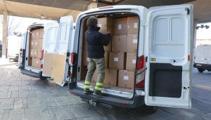 El Gobierno de Castilla-La Mancha ha enviado esta semana cerca de 700.000 artículos de protección para profesionales sanitarios