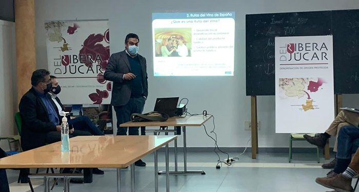 El Gobierno regional apoya la creación de la Ruta del Vino de la Ribera del Júcar