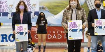 El Gobierno regional concienciará contra la violencia de género con 10.000 ejemplares del cómic ‘Todas somos equipo’