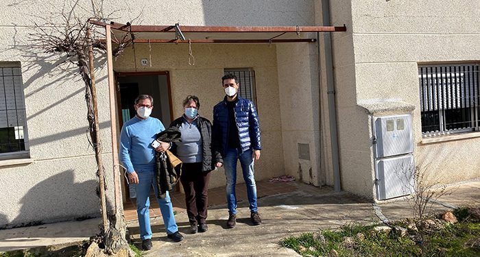 El Gobierno regional entrega una vivienda de protección oficial en Cervera del Llano