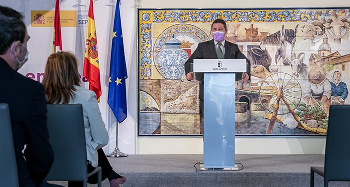 El Gobierno regional quiere tener vacunada frente al Covid al 70% de la población a final del verano y a los mayores de 70 años en el mes de mayo