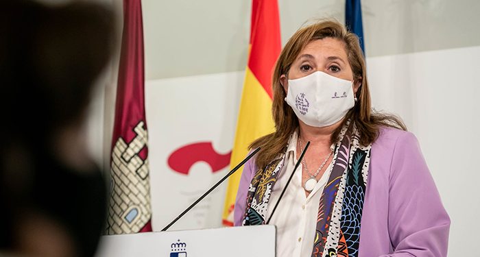 El Gobierno regional repartirá tres millones de mascarillas más para atender las necesidades sanitarias del profesorado y del personal de los centros