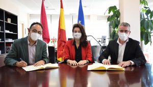 El Gobierno regional y la Inspección de Trabajo rubrican el convenio para garantizar la inscripción obligatoria de los planes de igualdad de las empresas