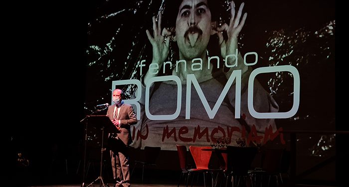 El mundo de la cultura y el teatro rinden un sentido homenaje al actor y director Fernando Romo 1 El mundo de la cultura y el teatro rinden un sentido homenaje al actor y director Fernando Romo
