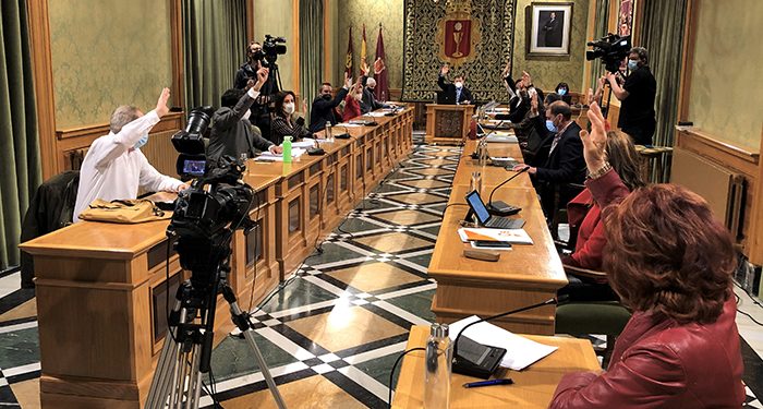 El Pleno del Ayuntamiento de Cuenca aprueba por unanimidad nombrar Hijo Predilecto al médico José Ramón Izquierdo Sanz