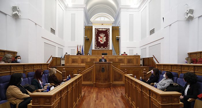 El presidente de las Cortes regionales destaca que “los avances en igualdad miden si avanzamos hacia una democracia mejor”