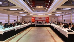 El PSOE de CLM pide el cese inmediato de Serrano por el contrato ilegal a la empresa de su madre