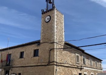 El PSOE de Fuentenovilla consigue el amparo del Defensor del Pueblo ante la negativa de la alcaldesa del PP a darles acceso a la información