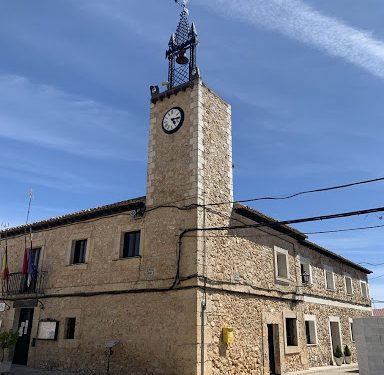 El PSOE de Fuentenovilla consigue el amparo del Defensor del Pueblo ante la negativa de la alcaldesa del PP a darles acceso a la información