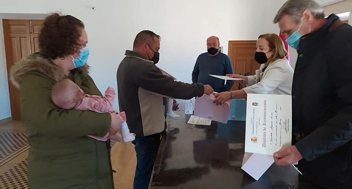 El Valle de Altomira da la bienvenida y premia a los tres bebés nacidos en 2020