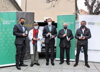 Eurocaja Rural, Oleotoledo, UTECO-Toledo y Pieralisi España entregan más de mil litros de aceite a la ONG «Socorro de los Pobres»