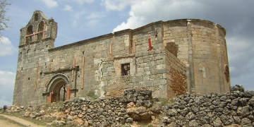 Inician una recogida de firmas para salvar la iglesia templaria abandonada de la Asunción en Villaescusa en Guadalajara