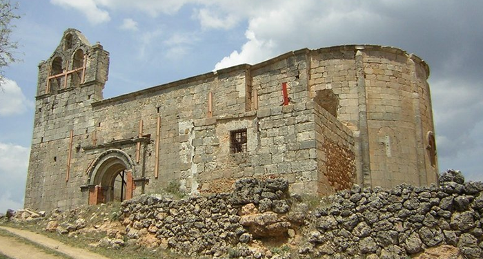 Inician una recogida de firmas para salvar la iglesia templaria abandonada de la Asunción en Villaescusa en Guadalajara
