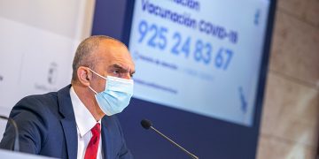 Castilla-La Mancha pone a disposición de la ciudadanía dos canales de información para solucionar todas las dudas que surgen en torno a la implementación de la Estrategia de vacunación contra el COVID-19