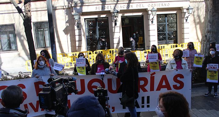 La Asociación de Peluquerías y Centros de Estética de Guadalajara vuelve a concentrarse para pedir la bajada del IVA al 10%