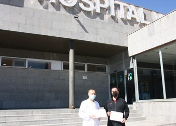 La Asociación Sonrisas vuelve a mostrar su solidaridad y dona una tablet para los niños de Pediatría del Hospital Virgen de la Luz La Asociación Sonrisas vuelve a mostrar su solidaridad y dona una tablet para los niños de Pediatría del Hospital Virgen de la Luz