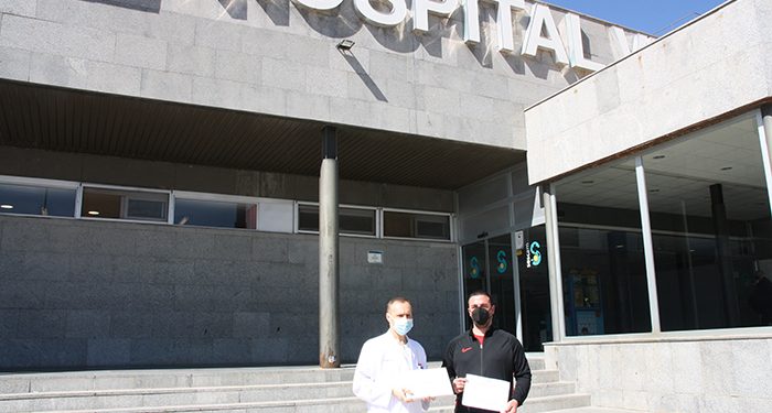 La Asociación Sonrisas vuelve a mostrar su solidaridad y dona una tablet para los niños de Pediatría del Hospital Virgen de la Luz