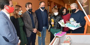 La Biblioteca General del Campus de Cuenca acoge la exposición ‘La magia de los libros pop-up’