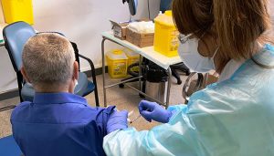 La Gerencia del Área Integrada de Guadalajara completa la vacunación en primera dosis del grupo de mayores de 95 años, grandes dependientes y cuidadores