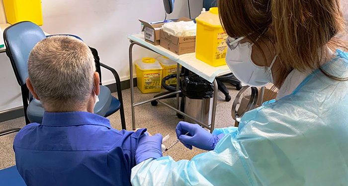 La Gerencia del Área Integrada de Guadalajara completa la vacunación en primera dosis del grupo de mayores de 95 años, grandes dependientes y cuidadores