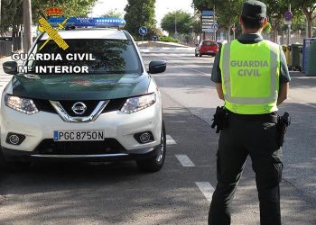 La Guardia Civil de Guadalajara investiga al conductor de un camión por instalar un imán en el tacógrafo 4 La Guardia Civil de Guadalajara investiga al conductor de un camión por instalar un imán en el tacógrafo