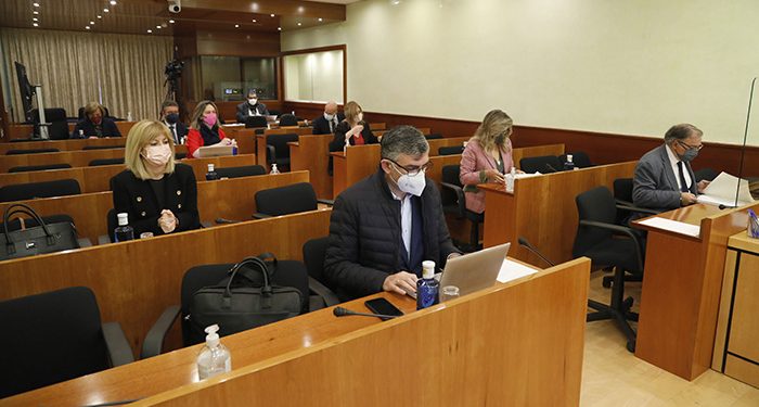 La Mesa de las Cortes regionales da el visto bueno a la firma de convenios con las dos universidades y la Real Fundación de Toledo