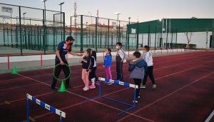 Las Escuelas Deportivas Municipales de Tarancón superan los 400 inscritos y completan grupos en atletismo, fútbol y baloncesto
