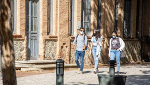 Las mujeres son mayoría en los colectivos de estudiantes y personal de administración de la UCLM y avanzan en el de personal docente e investigador