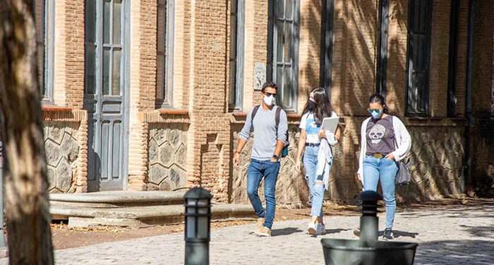 Las mujeres son mayoría en los colectivos de estudiantes y personal de administración de la UCLM y avanzan en el de personal docente e investigador