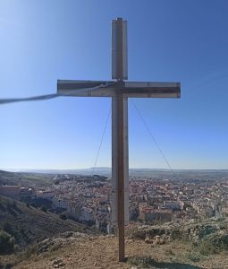 Las tres cruces ya anuncian en Cuenca la llegada de la Semana Santa