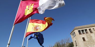 Luto en las Cortes de Castilla-La Mancha por la muerte de su expresidente Fernández Vaquero, al que homenajearán con un acto este jueves