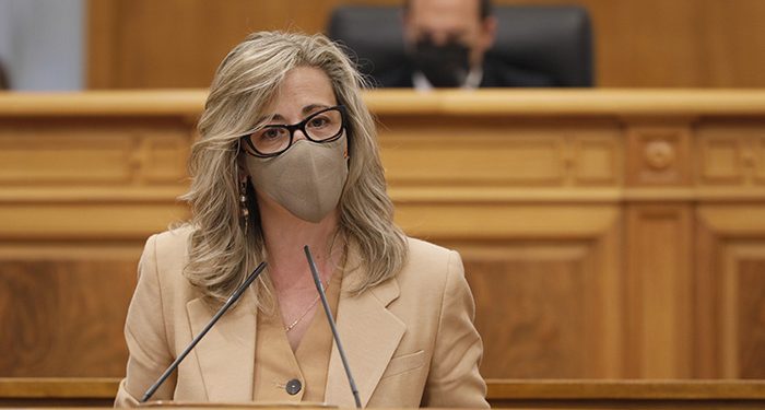 Merino exige a Page que salga del Palacio de Fuensalida y ‘pise el campo’ para comprobar que los daños provocados por los conejos necesitan medidas urgentes