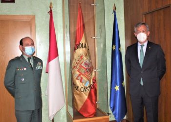 Visita institucional de Eurocaja Rural al General Jefe de la 2ª Zona de la Guardia Civil