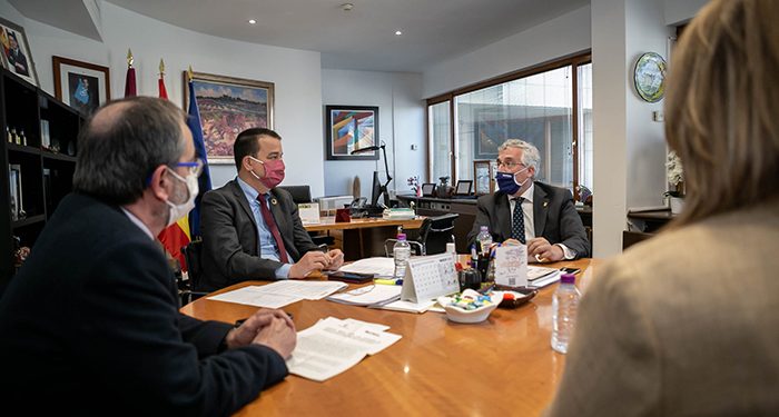 Aragón y Castilla-La Mancha acuerdan impulsar un cambio de la PAC en beneficio de la agricultura familiar y los profesionales