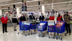 Cáritas Cuenca destina a su Economato los 560 euros recaudados en la exposición solidaria del C. C. Mirador de Cuenca