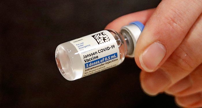 Castilla-La Mancha destina 850.000 euros para el almacenamiento y distribución de la vacuna de Janssen y otros nueve contratos de urgencia sociosanitaria 1 Castilla-La Mancha destina 850.000 euros para el almacenamiento y distribución de la vacuna de Janssen y otros nueve contratos de urgencia sociosanitaria