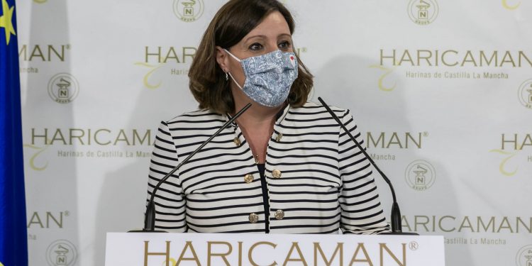 Castilla-La Mancha es la región que más empleo ha creado en el último año y la tercera comunidad autónoma en la que más ha bajado el paro 1 Castilla-La Mancha es la región que más empleo ha creado en el último año y la tercera comunidad autónoma en la que más ha bajado el paro