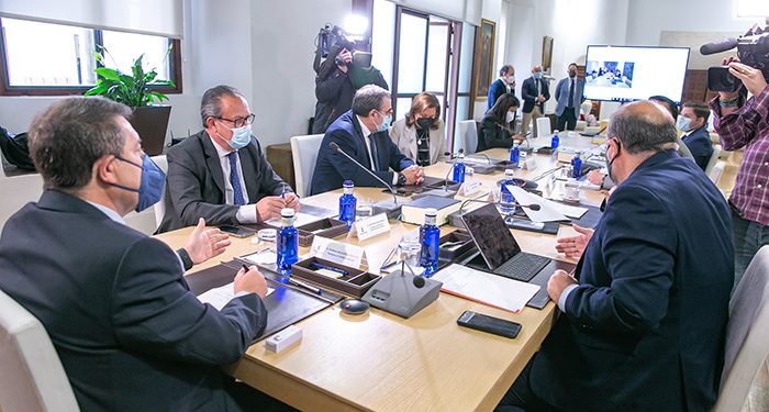 Castilla-La Mancha prolonga su cierre perimetral y el toque de queda será de 0000 horas a 600 horas de la mañana desde el sábado