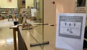 Cuenca celebra el Día del Libro con la lectura del manifiesto por parte del alcalde, un encuentro con la autora Cristina Falcón y un cuentacuentos