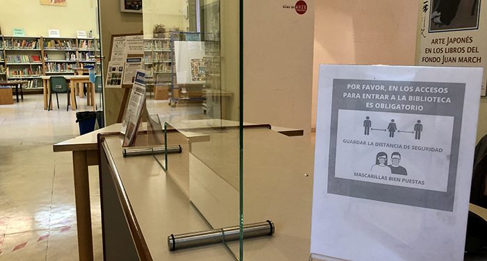 Cuenca celebra el Día del Libro con la lectura del manifiesto por parte del alcalde, un encuentro con la autora Cristina Falcón y un cuentacuentos