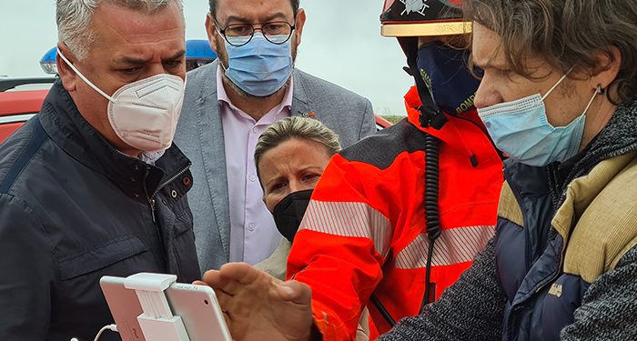 Doce operarios y 18 bomberos de la Diputación de Guadalajara trabajan para devolver la normalidad a El Casar tras las intensas lluvias
